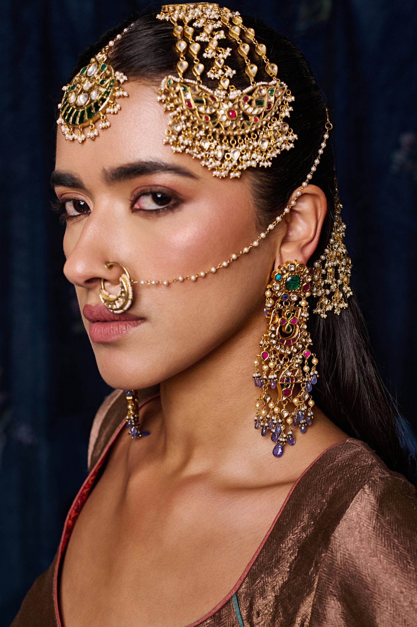 Chand Nose Pin With Gold String