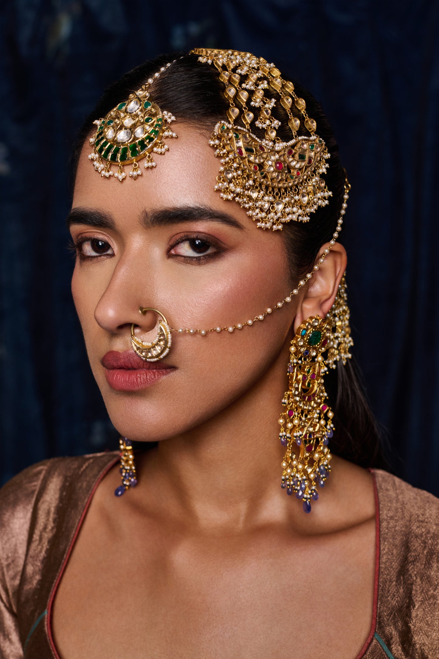 Chand Nose Pin With Gold String